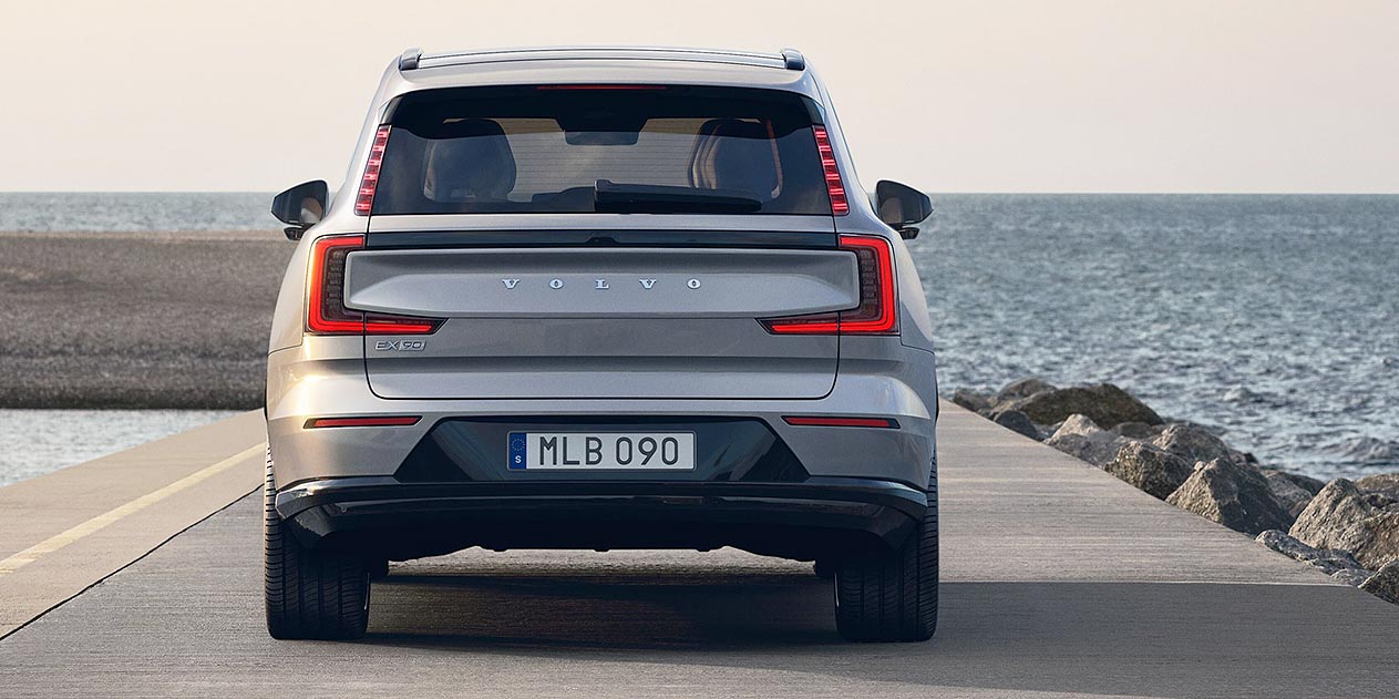 Volvo EX90 back