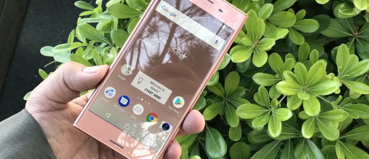 Here are some hands-on shots of the Bronze Pink Sony Xperia XZ