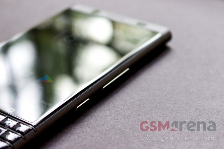 BlackBerry KEYone Limited Edition Black hands-on - GSMArena.com news