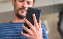 Mi Max 3 in the hand