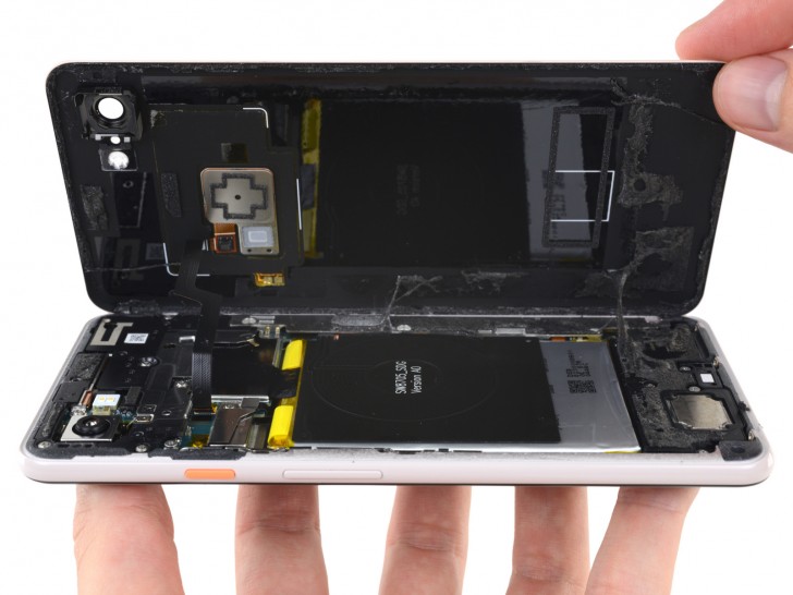 Google Pixel 3 XL teardown reveals Samsung-made screen, loads of