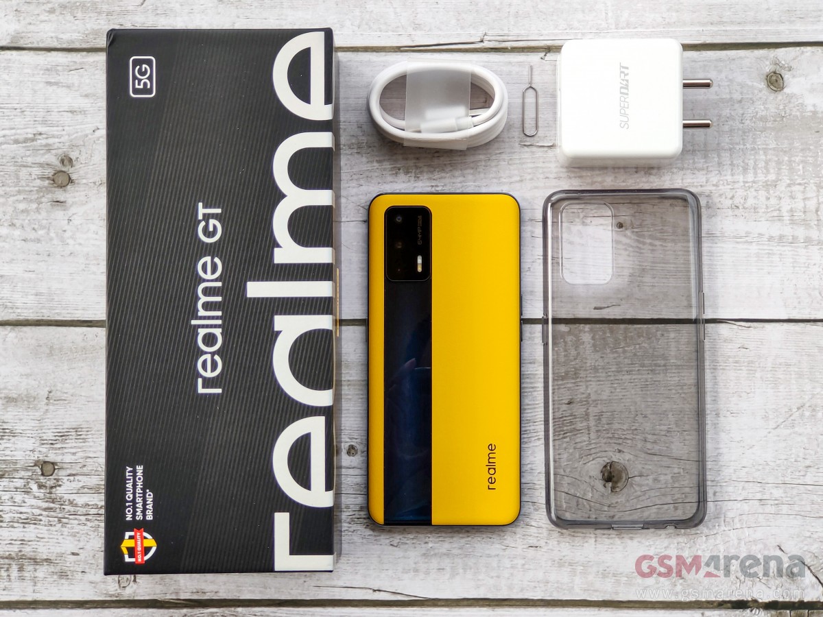 グローバルモデル  realme GT5G 12GB/256GB Racing Realme GT 5G Racing Yellow Leather Edition hands-on - GSMArena.com