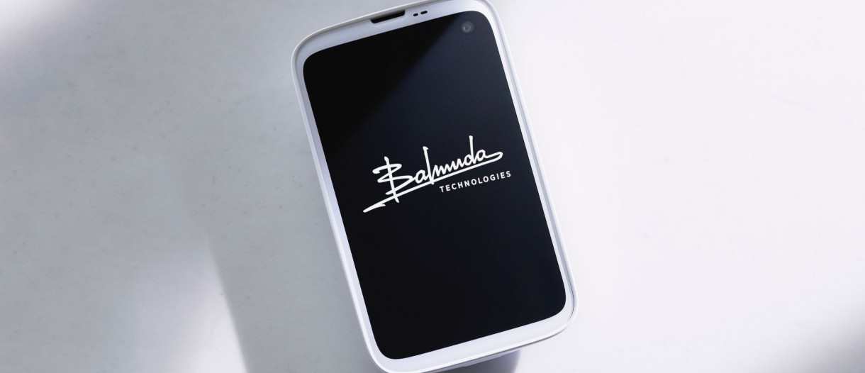 Balmuda Phone unveiled with 4.9” display, pebble-shaped design