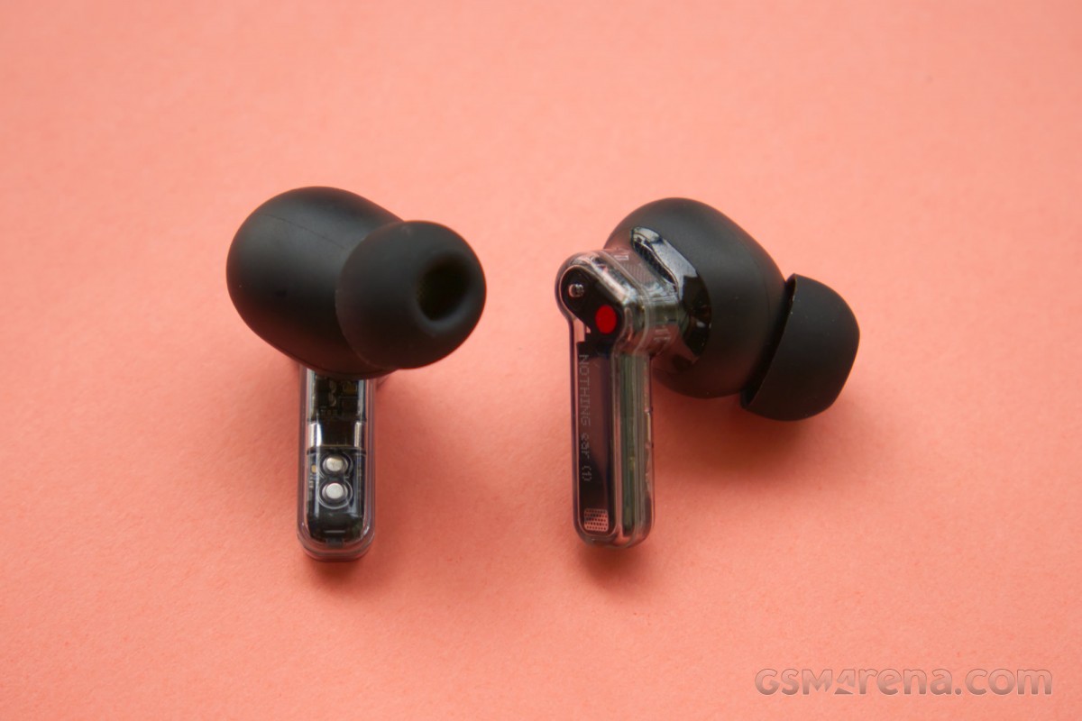 OnePlus Buds Z2 vs Nothing ear (1)