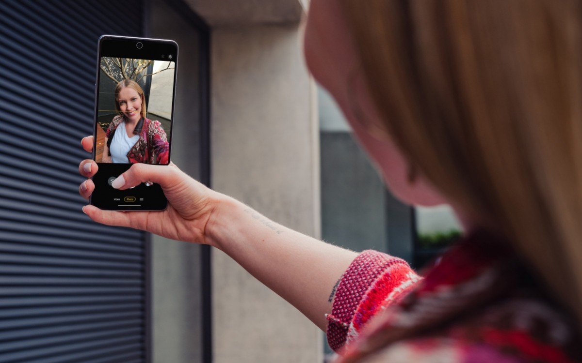 Motorola Edge 30 Pro is official with Snapdragon 8 Gen 1 and 68W 