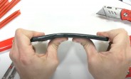 OnePlus 10 Pro snaps in half in bend test
