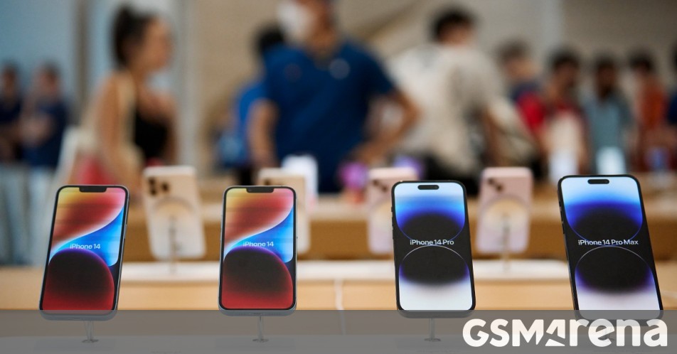 Apple iPhone 14 series, Apple Watch 8 and Watch SE now on sale