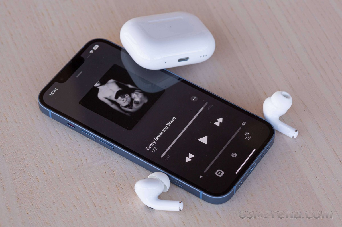 iPhone 14pro 256gb とairpods pro 2 Apple AirPods Pro 2 review