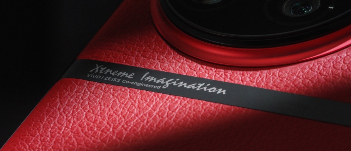 Leather Red vivo X90 Pro+ appears in live photo and teaser