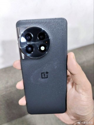 Alleged live images of OnePlus 11