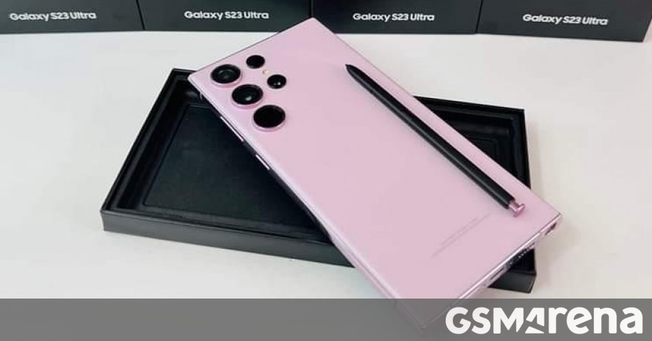 Samsung Galaxy S23 Ultra spotted selling in a retail store