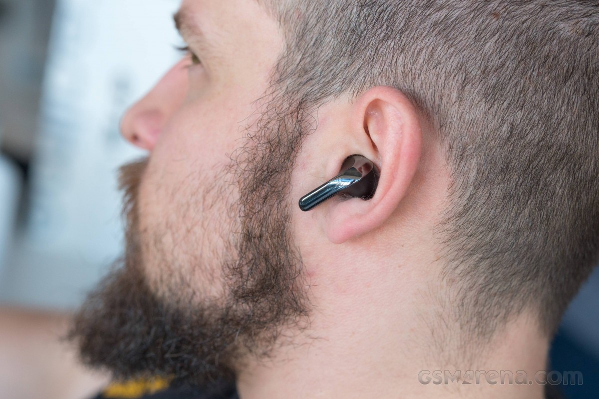 https://st.gsmarena.com/imgroot/news/23/03/xiaomi-buds-4-pro-review/gallery/-1200w5/gsmarena_006.jpg