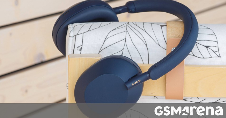 Sony WH-1000XM5 Midnight Blue hands-on - GSMArena.com news