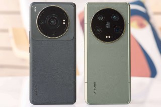The Xiaomi 12S Ultra next to the Xiaomi 13 Ultra