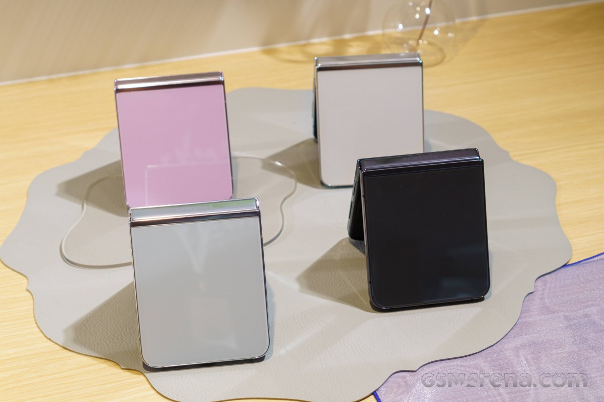 Samsung boss says dustproofing foldables is hard but they're still working on it