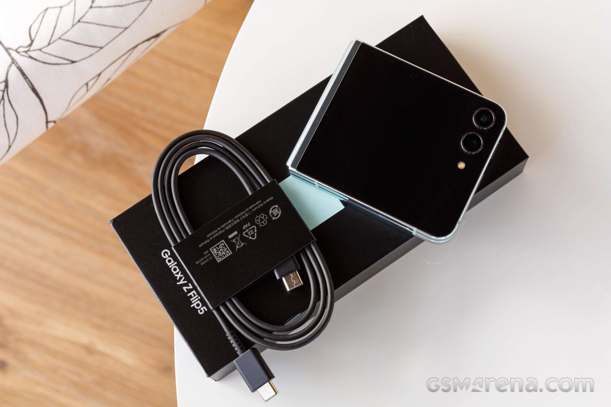 Samsung Galaxy Z Flip5 in for review - GSMArena.com news