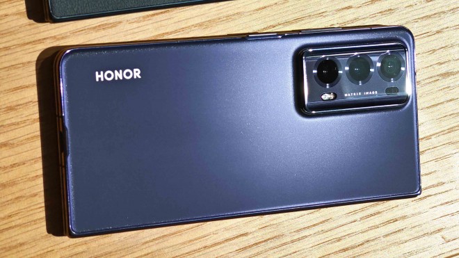 Honor Magic V2