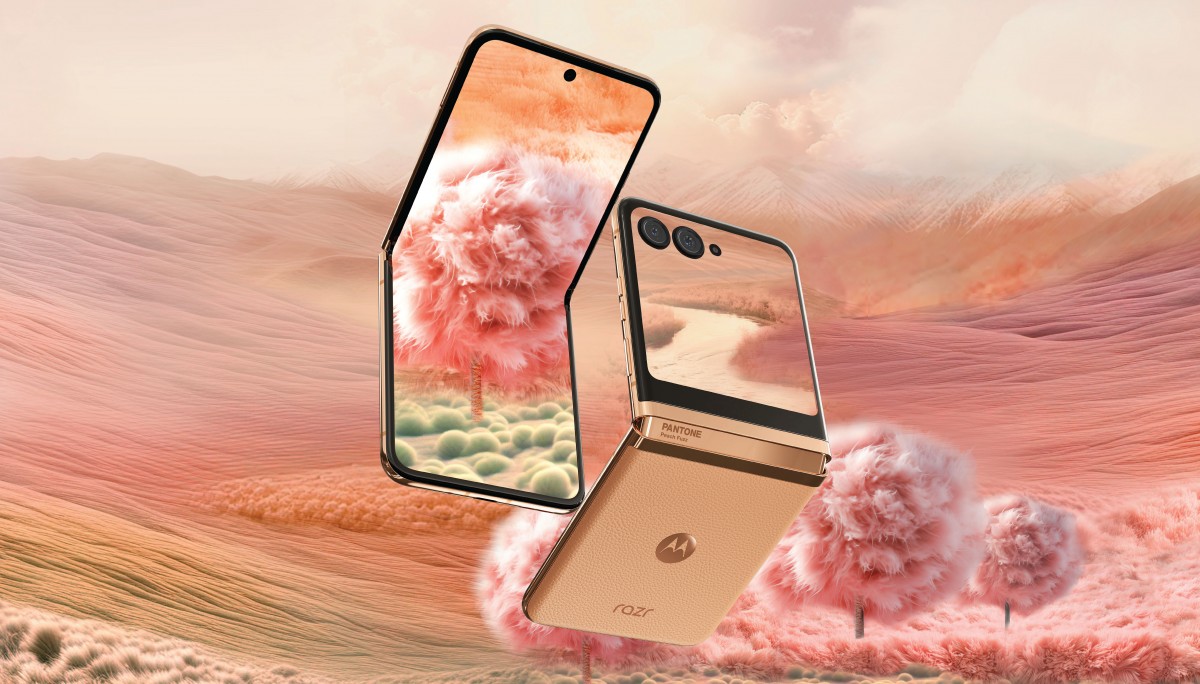 Motorola Razr 40 Ultra / Razr+ in Peach Fuzz