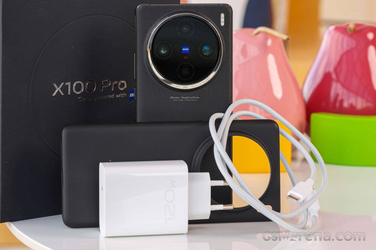 vivo X100 Pro 香港版 ＆ Wireless Charger vivo X100 Pro unboxing and first look - GSMArena.com news