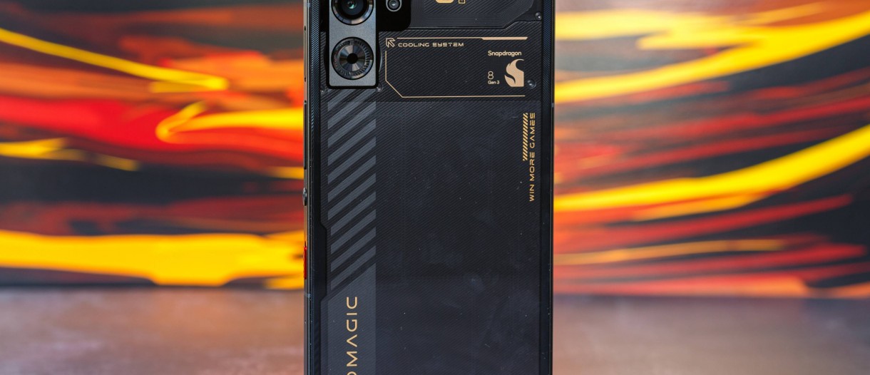 nubia Red Magic 9 Pro survives bend test from both sides