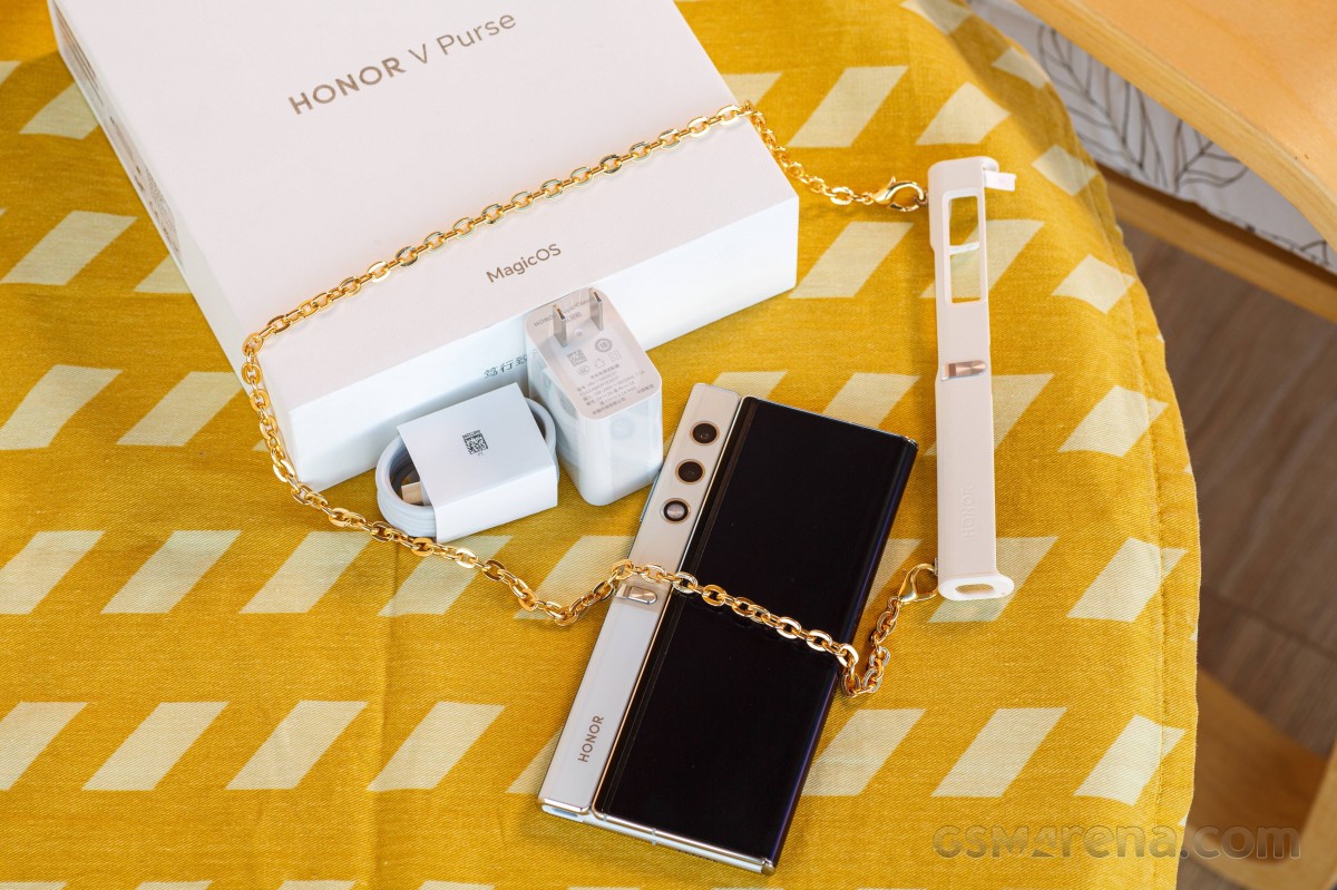 Honor V Purse hands-on review 