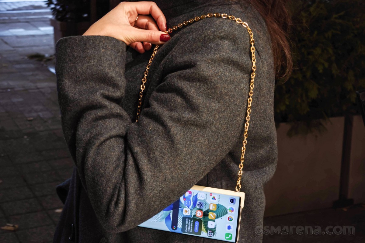 Honor V Purse hands-on review 