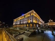 Samsung Galaxy S23 low-light samples: 0.6x