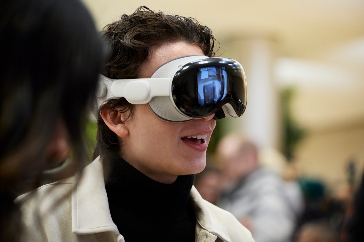 YouTube does a 180, now says it's got an Apple Vision Pro app on the way