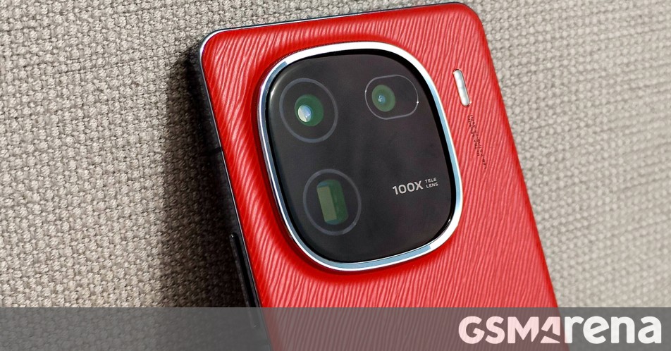 iQOO 12 Anniversary Edition hands-on - GSMArena.com news
