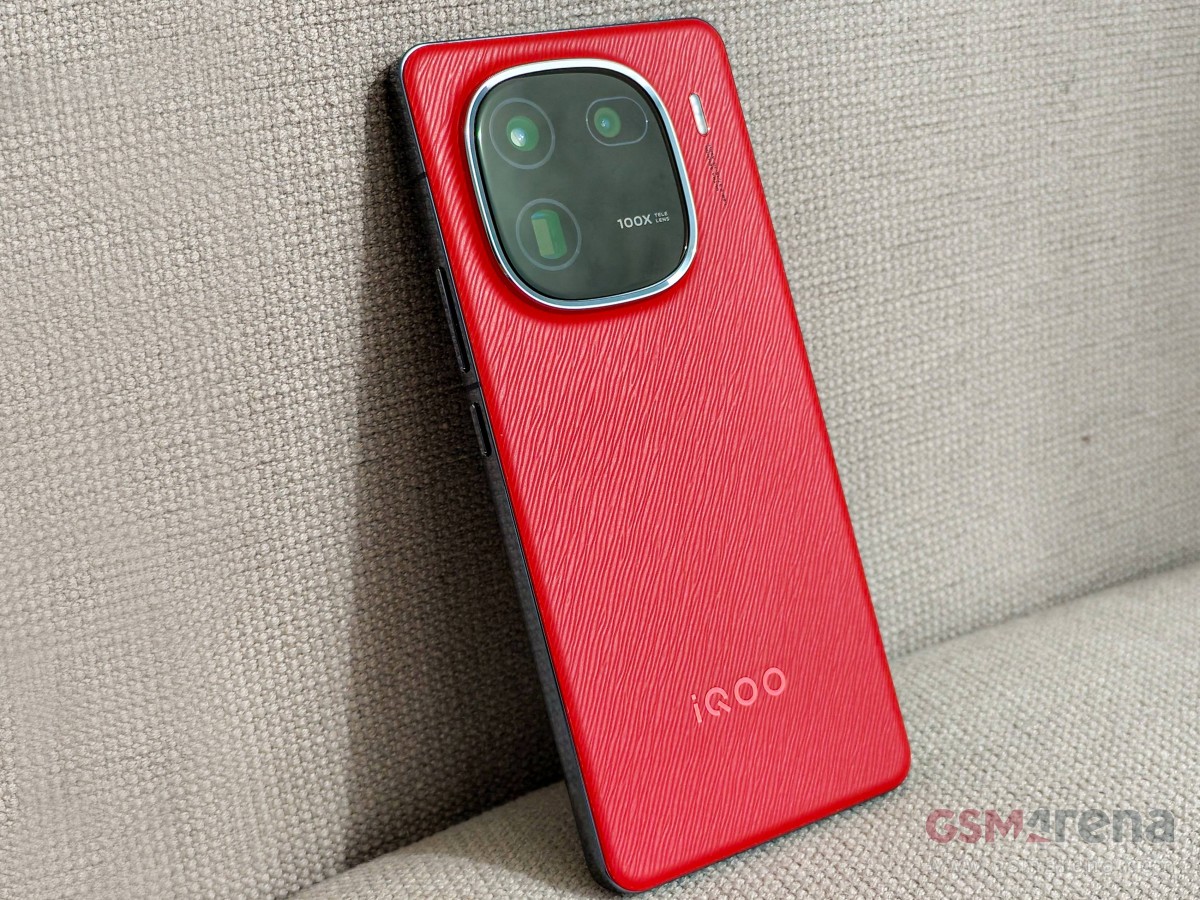 iQOO 12 Anniversary Edition hands-on - GSMArena.com news