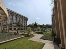 Ultrawide camera, 8MP, 0.6x magnification (16mm)