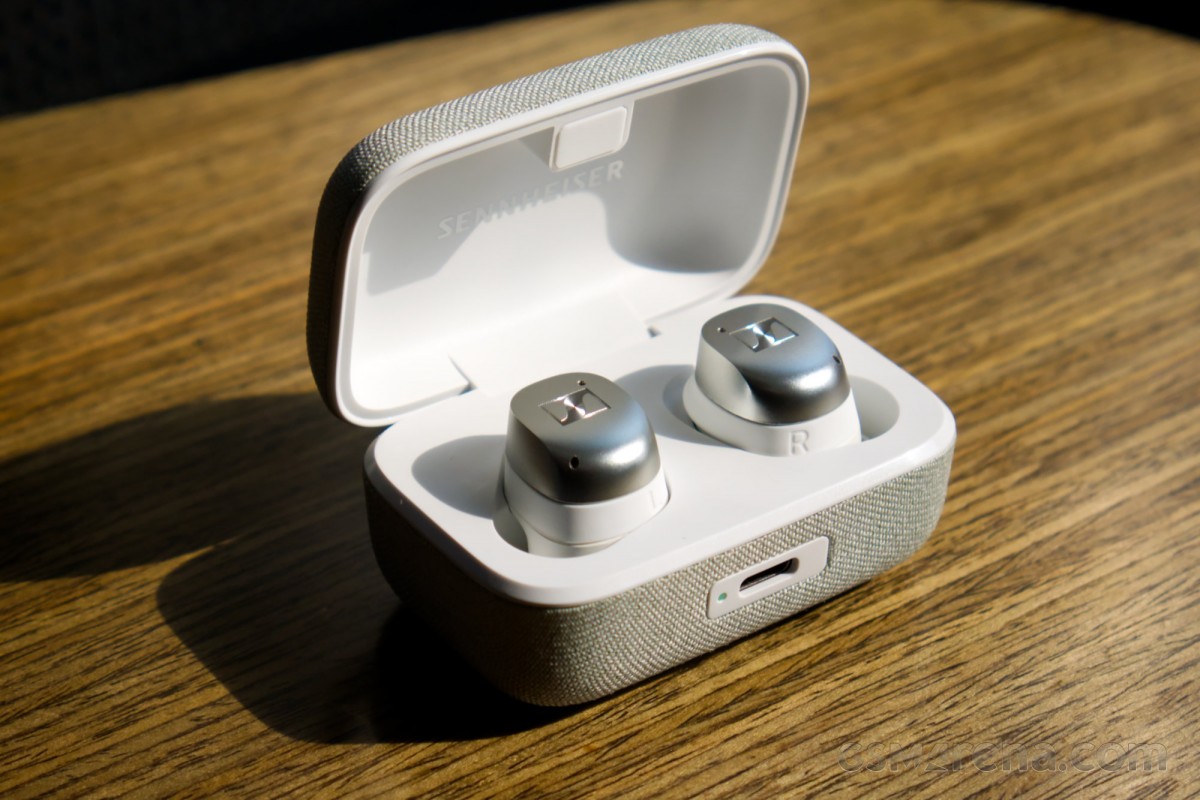 Sennheiser MomentumTrueWireless 4＋BTD600 MOMENTUM True Wireless 4 | In-Ear, Noise-Canceling, Wireless