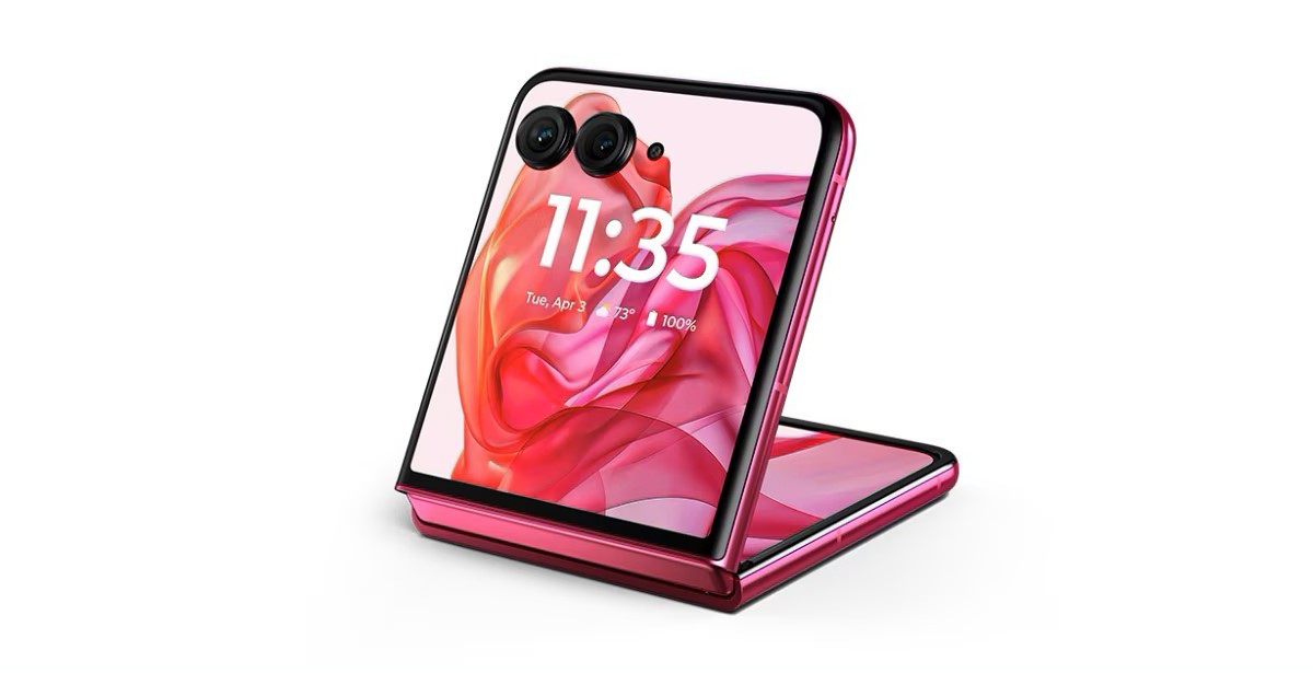 T-Mobile has an exclusive Hot Pink version of the new Motorola