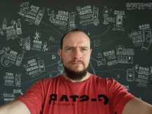 Reno12 selfies - f/2.0, ISO 250, 1/50s - Oppo Reno12 Pro vs. Reno12