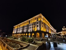 Reno12: 0.6x - f/2.2, ISO 2000, 1/14s - Oppo Reno12 Pro vs. Reno12