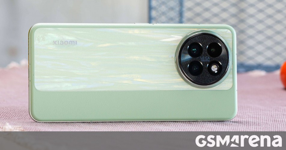Xiaomi 14 Civi（12GB／256GB）　　Matcha Green Xiaomi 14 Civi in Matcha Green hands-on - GSMArena.com news