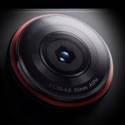 nubia Z70 Ultra features an IMX 906 main sensor and a f/1.59 - f/4.0 variable aperture