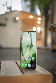 OnePlus Ace 5 shown in official images, this could be the OnePlus