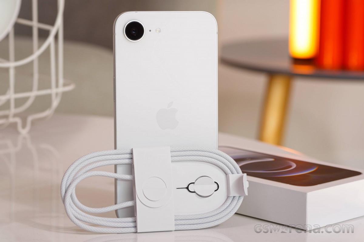 Apple iPhone 16e in for review - GSMArena.com news