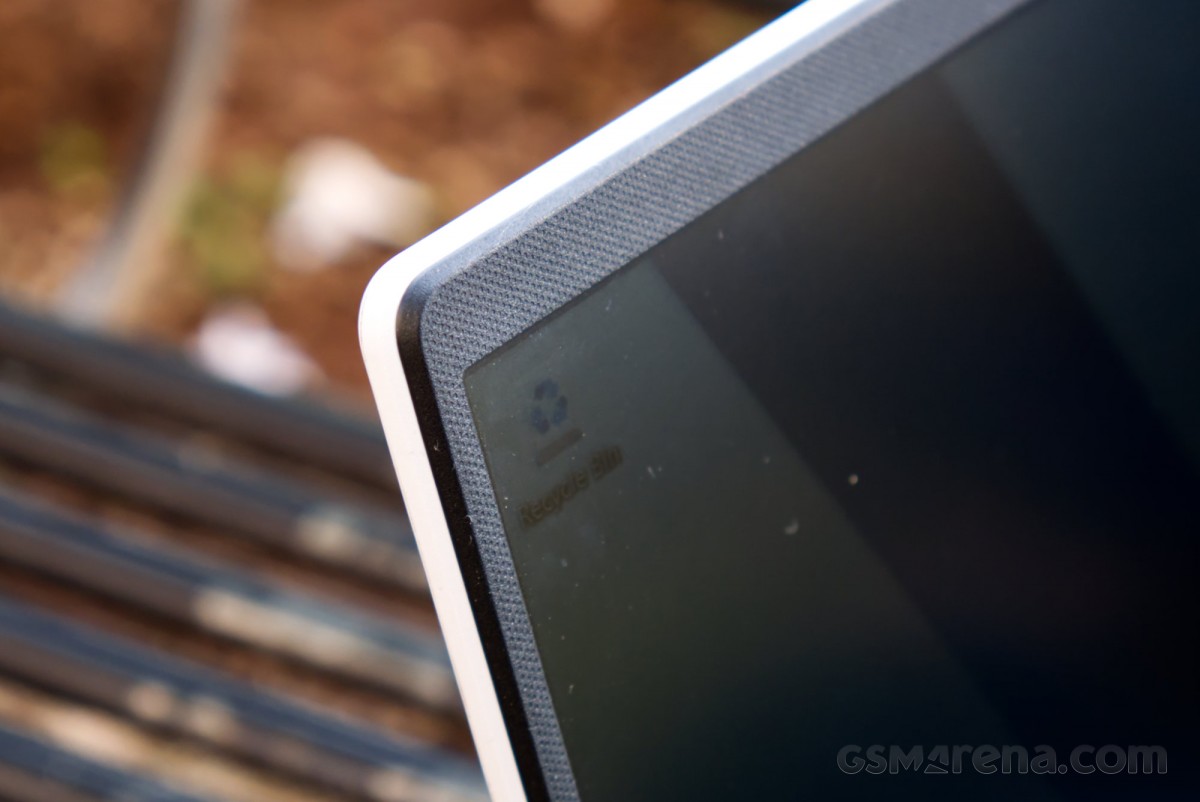 Asus Vivobook 16 X1607QA (Snapdragon X) review