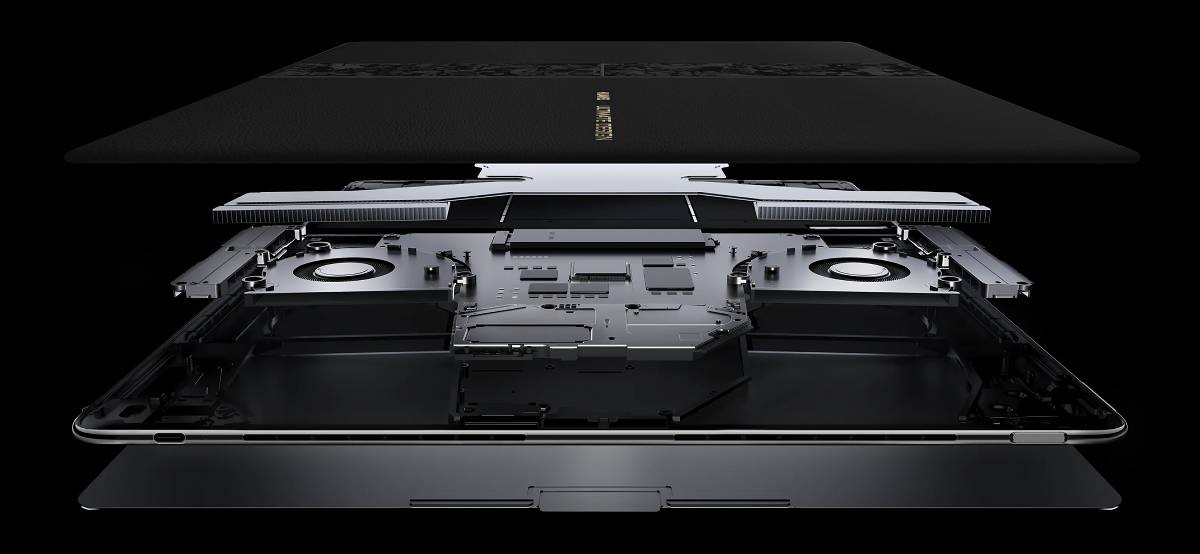 Huawei MateBook Fold Ultimate is an 18'' all-screen laptop that folds to the size of a 13'' laptop