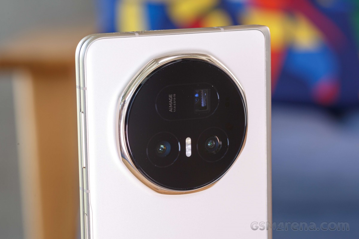 Honor Magic V5 unboxing and hands-on - GSMArena.com news