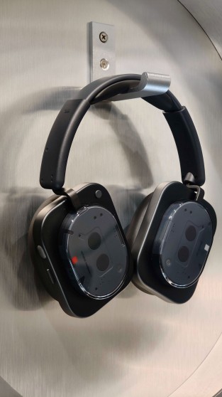 Nothing Headphone (1) leaks in set of live images - GSMArena.com news