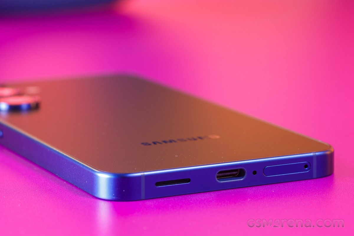 Galaxy S26 Pro's rumored display size and battery capacity emerge