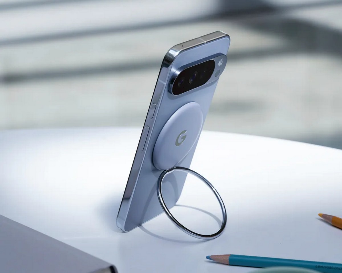 The Pixel 10 devices support Qi2 with magnets, here are the official accessories