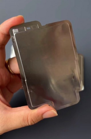 iPhone 17 Air's shockingly thin battery poses for the camera