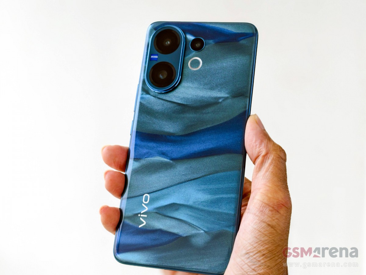vivo V60 hands-on