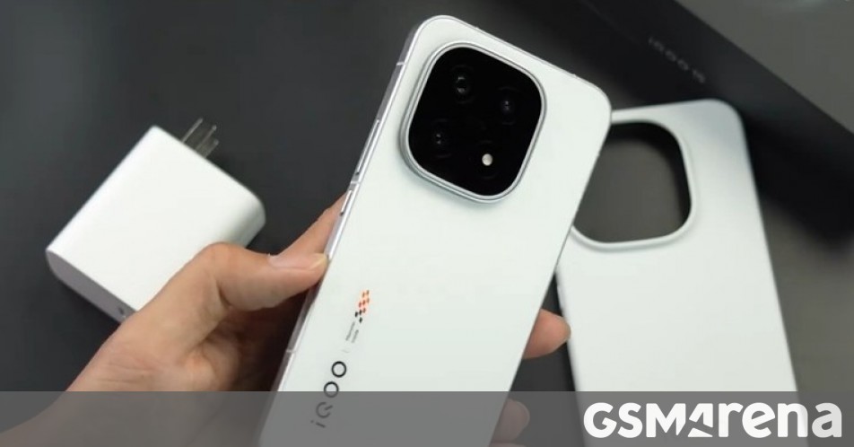 【新品未開封】IQOO 15 12GB/512GB 大陸版 iQOO 15【スペック】価格や発売日 | スマホBANK