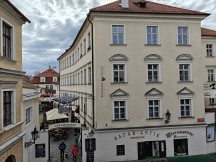 OnePlus 15 samples from the main camera (f/1.8, ISO 80, 1/882s)