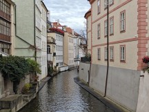 OnePlus 15 2x zoom camera samples (f/1.8, ISO 50, 1/284s)